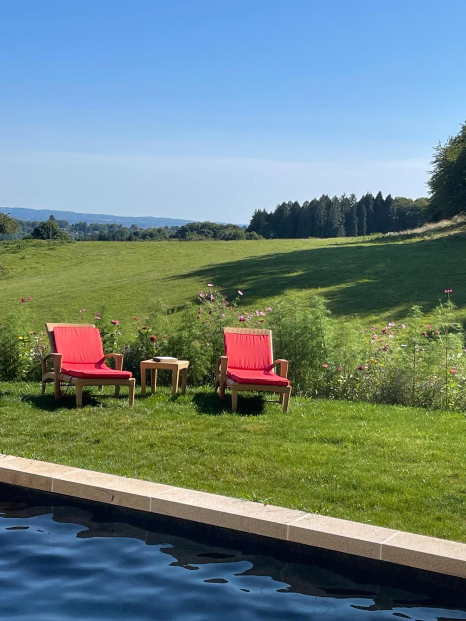 Domaine De Montmery Sa Piscine Son Jardin Ses Espaces Ambazac Экстерьер фото